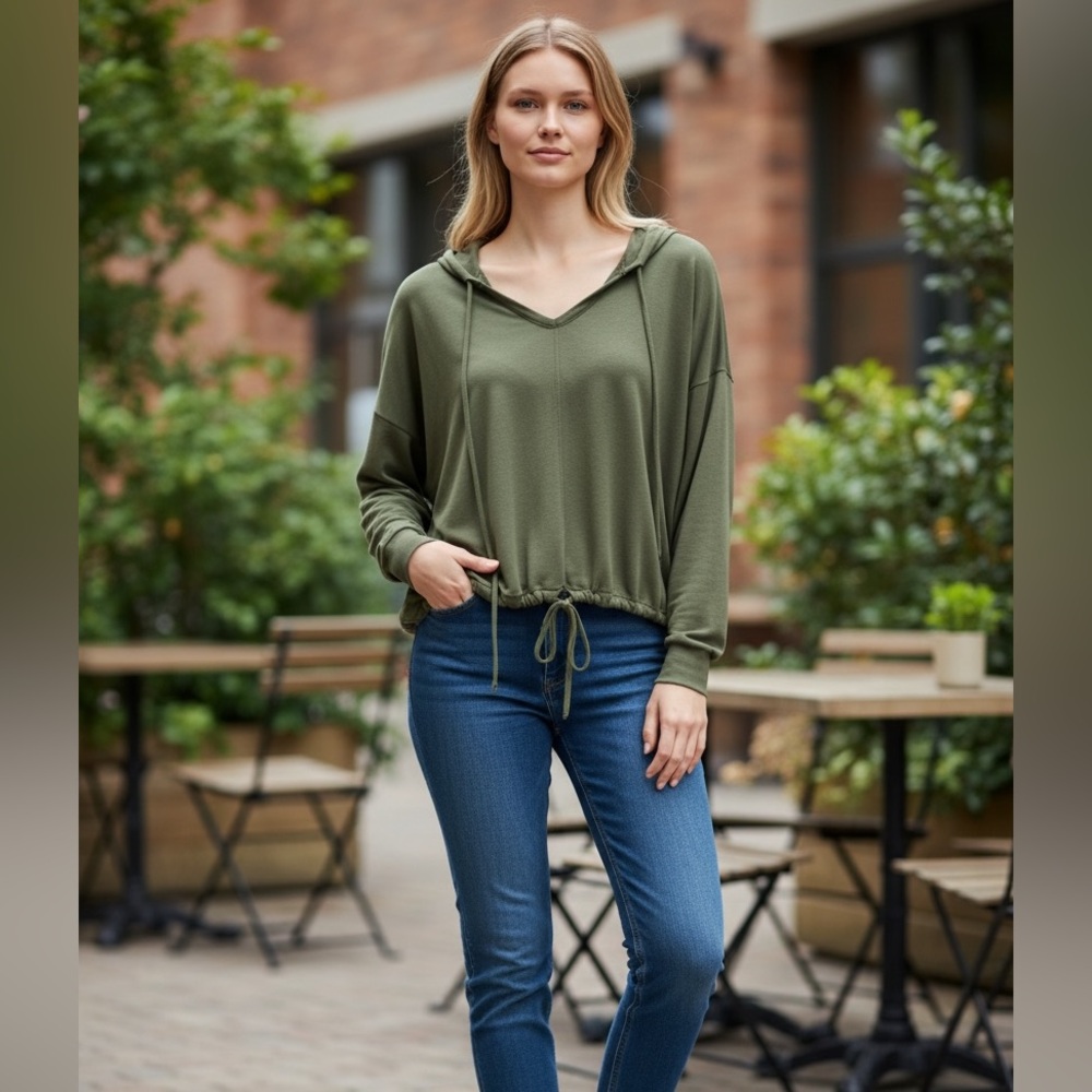 03 Aerie Pullover